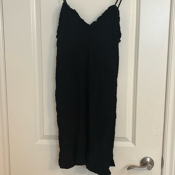 Fitted textured black dress - Picture 1 of 4